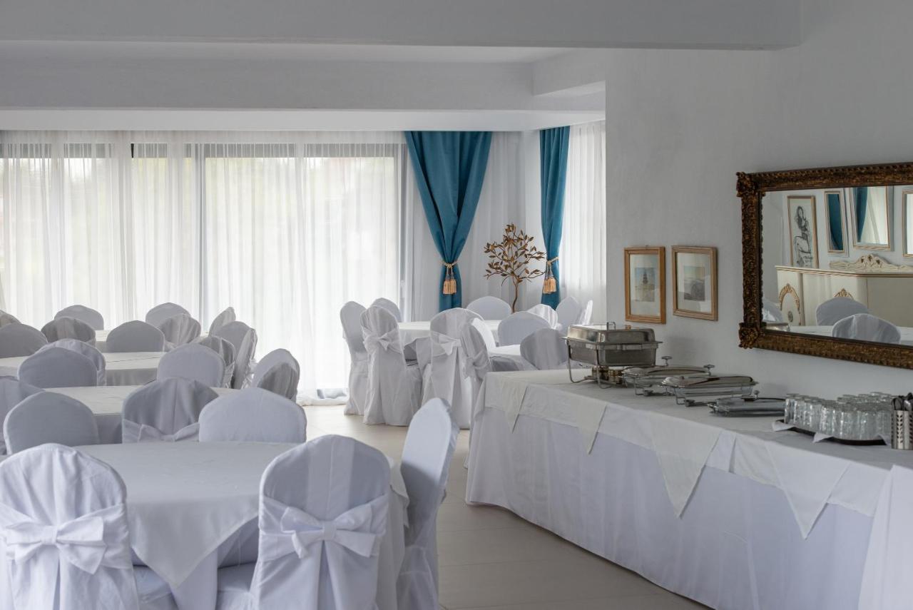 Light Blue Hotel Nea Kallikrateia Esterno foto